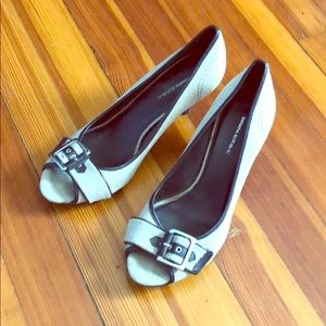 Banana Republic kitten heels